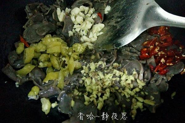 酸豆角双椒炒鸡胗的做法图解11