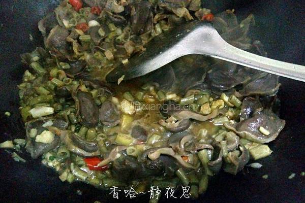 酸豆角双椒炒鸡胗的做法图解13