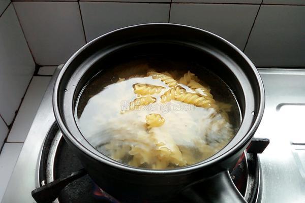 意大利螺旋面的做法图解2