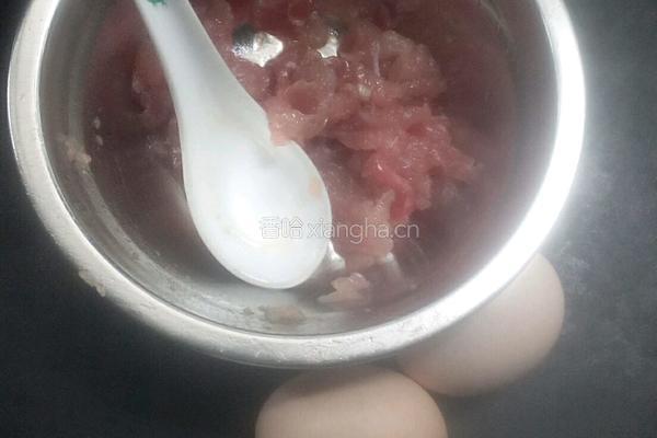 瘦肉蒸蛋的做法图解1