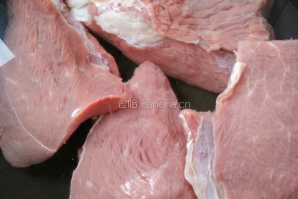 炖牛肉的做法图解1