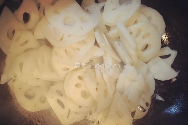 美味素炒藕片的做法图解6