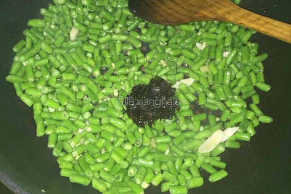 橄榄菜炒豆角的做法图解5