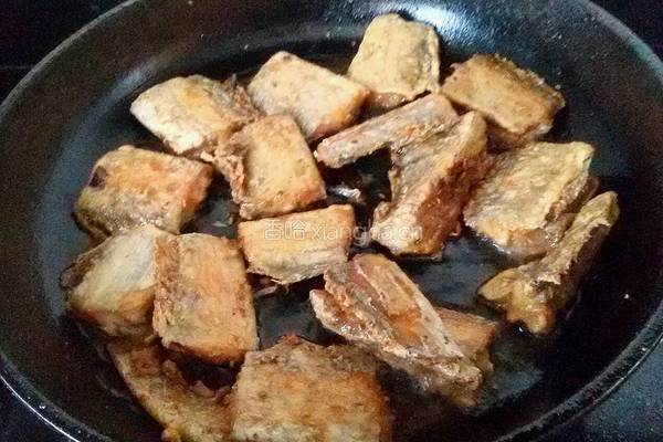 麻辣香酥带鱼的做法图解6
