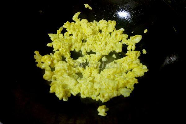 香菇炒饭的做法图解2