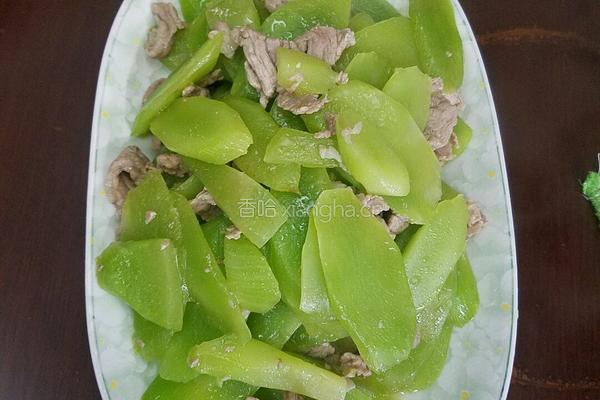 肉片炒莴苣的做法图解3