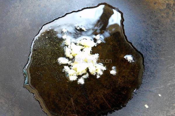 西蓝花拌银耳的做法图解6