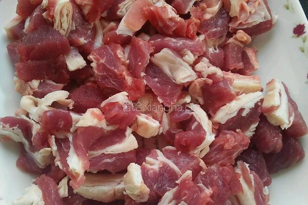 牛肉炖土豆的做法图解2
