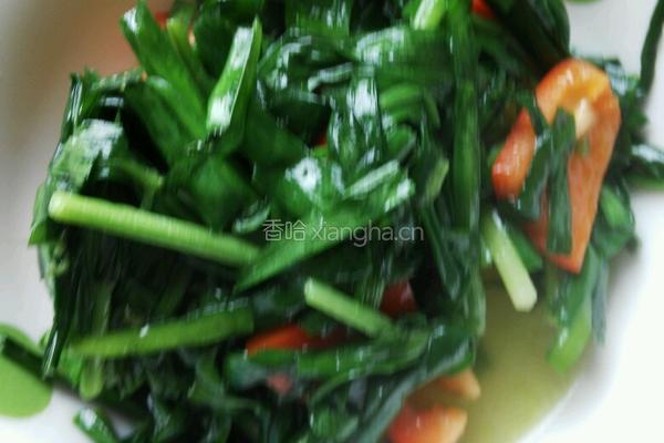 韭菜炒鸭血鹌鹑蛋的做法图解8