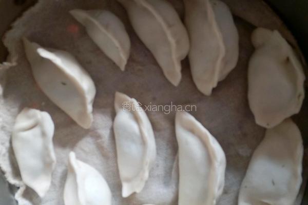 芹菜馅饺子的做法图解6