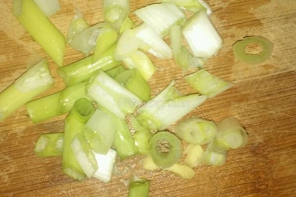红烧土豆大骨头的做法图解2