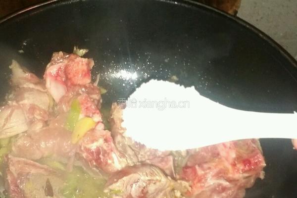 红烧土豆大骨头的做法图解7
