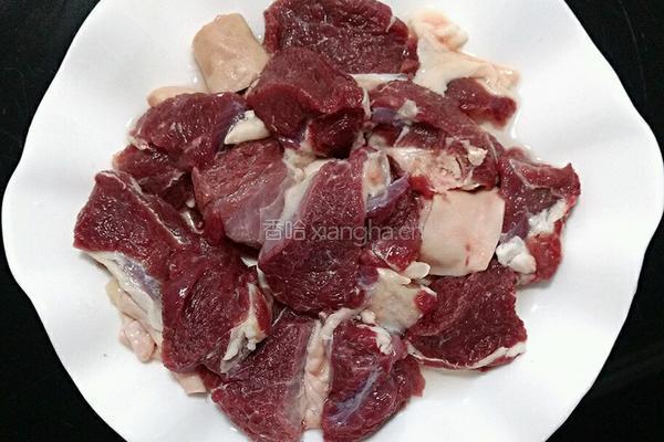 羊肉炖白萝卜的做法图解1