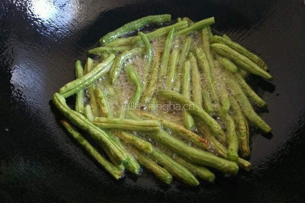 蒜香龙须豆角的做法图解4