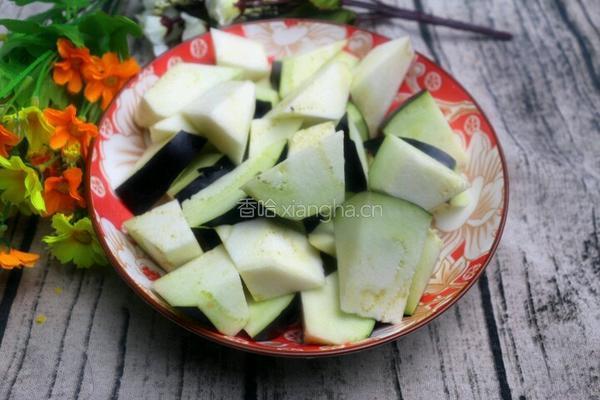 烧茄子的做法图解1