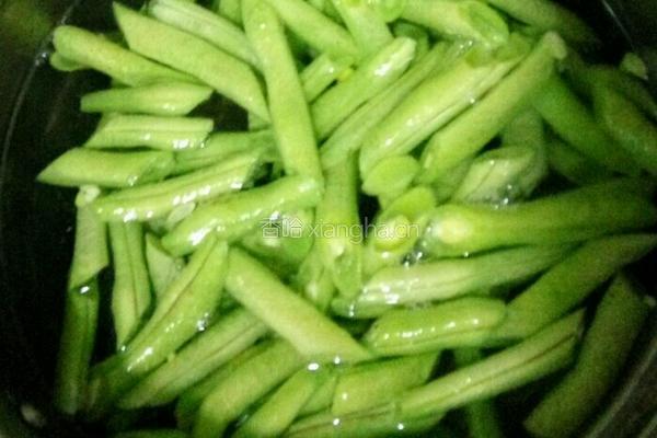 豆角炒肉的做法图解3