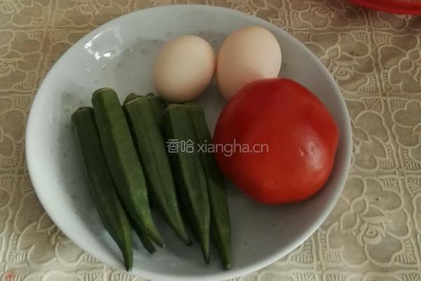番茄秋葵炒鸡蛋的做法图解1