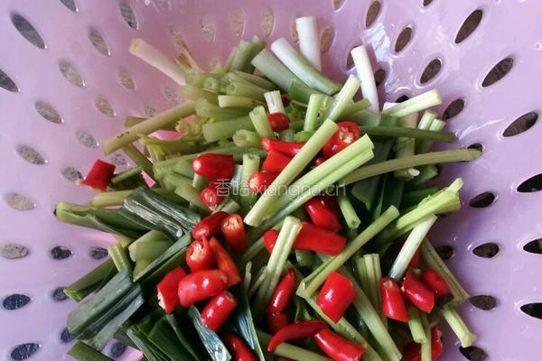香芹炒腊猪头肉的做法图解4
