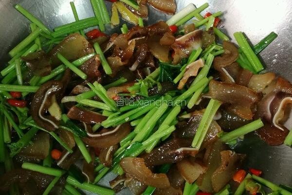 香芹炒腊猪头肉的做法图解10