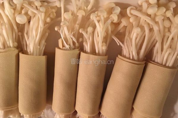 豆皮卷金针菇的做法图解7