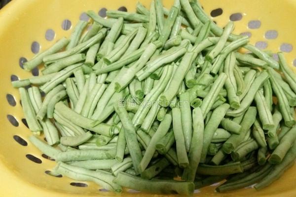 干煸四季豆的做法图解1