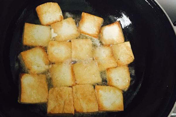豆腐黄鱼煲的做法图解1