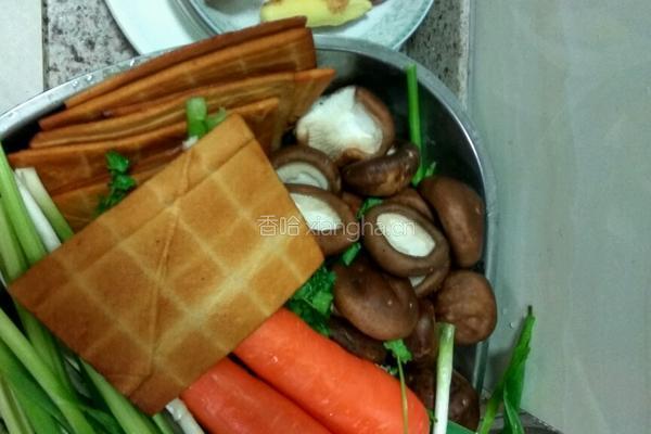 猪肉豆干香菇包子的做法图解3