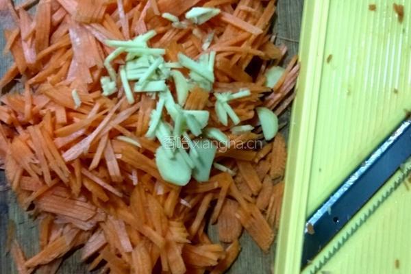猪肉豆干香菇包子的做法图解4