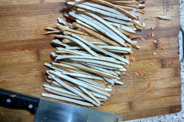 猪肉豆干香菇包子的做法图解5