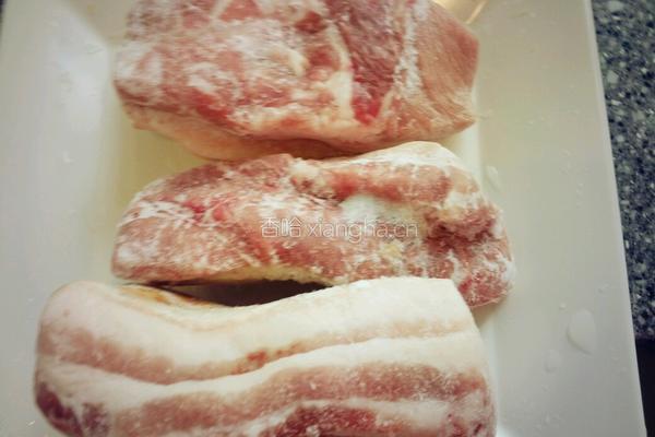 盐干菜扣肉的做法图解1