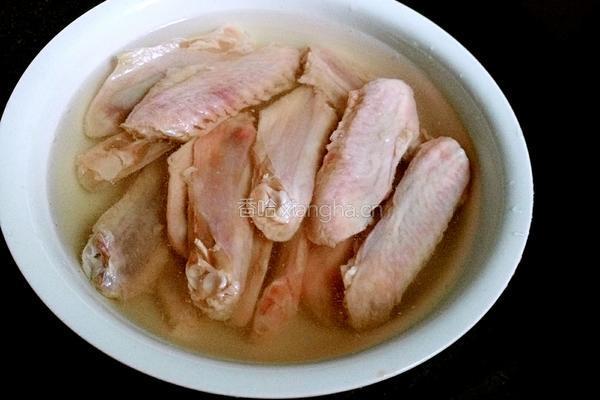 啤酒鸡翅的做法图解1