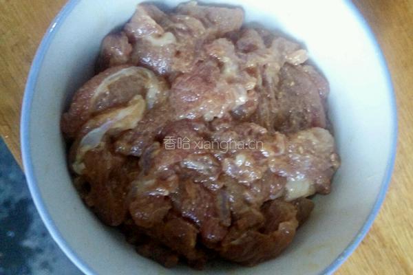 肉片菌菇汤的做法图解1