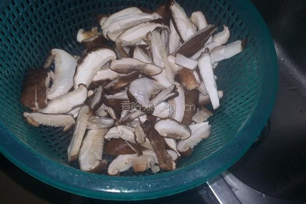 香菇炒鸡蛋的做法图解4
