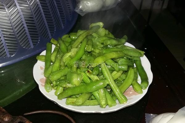 青椒炒半熟四季豆的做法图解7