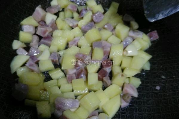 腌肉土豆焖饭的做法图解5