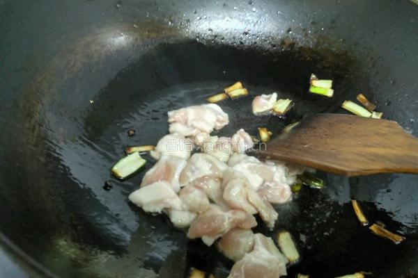 芹菜炒肉的做法图解10
