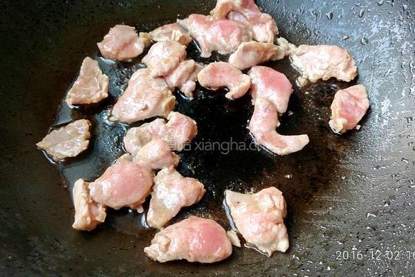 西兰花莲藕炒肉片的做法图解5