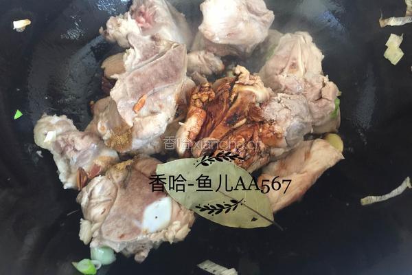 大骨头炖松茸的做法图解7