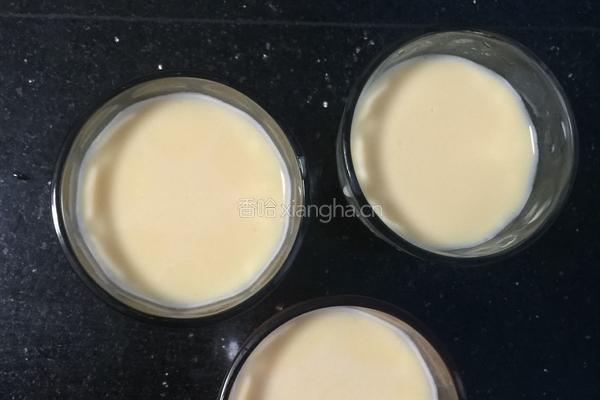 简单牛奶布丁的做法图解3