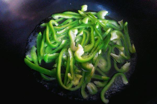 青椒炒肉的做法图解4