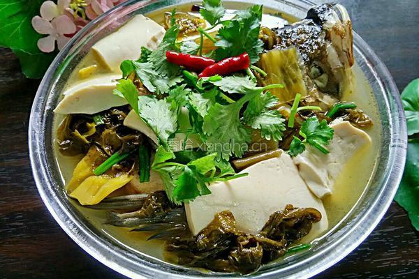 酸菜豆腐鱼头汤的做法图解13
