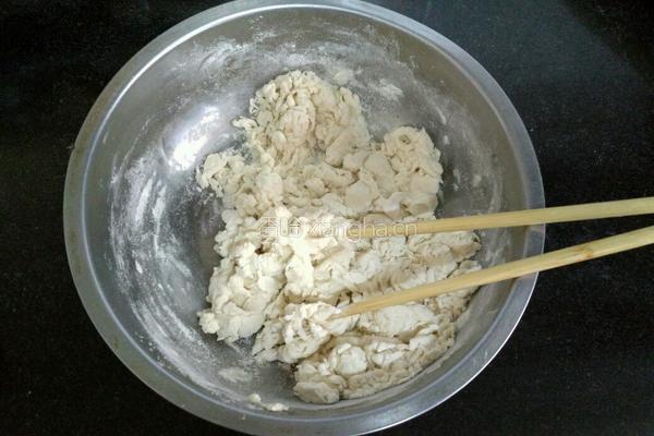 西葫芦鸡蛋水饺的做法图解3