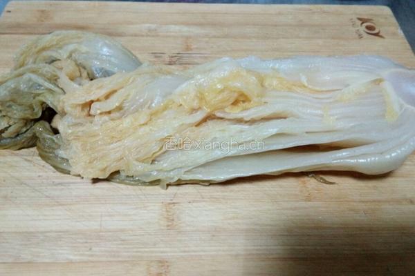 酸菜白肉的做法图解1