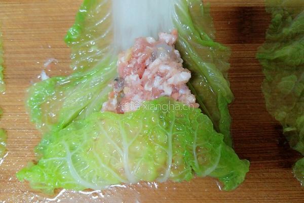 鲜美白菜虾肉卷的做法图解6
