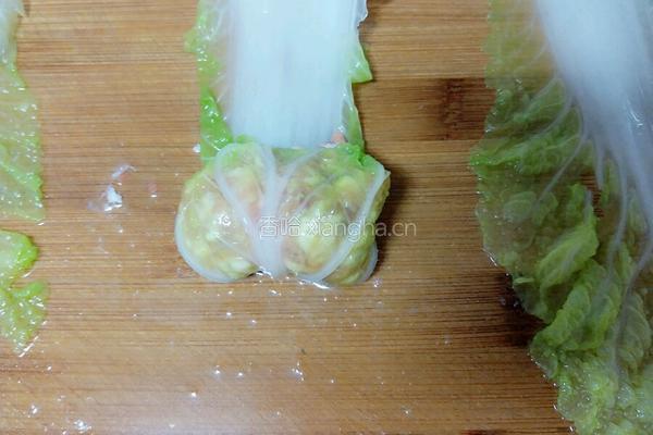 鲜美白菜虾肉卷的做法图解8