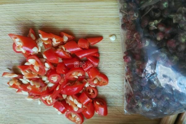 凉拌金针菇的做法图解2