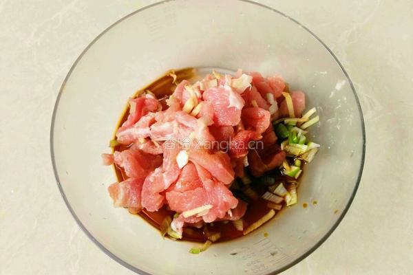肉丝菠菜米粥的做法图解2