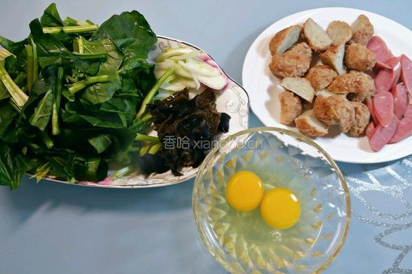 菠菜鸡蛋丸子汤的做法图解1
