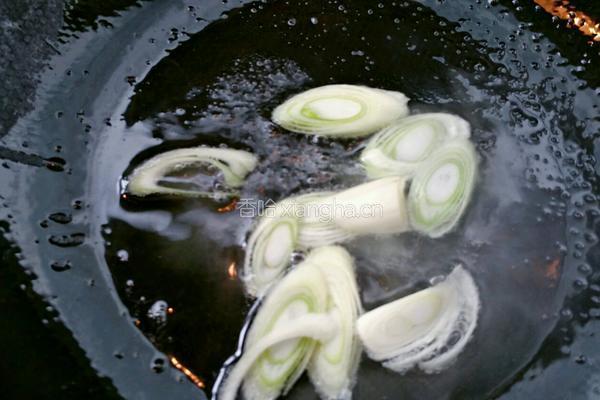 菠菜鸡蛋丸子汤的做法图解2