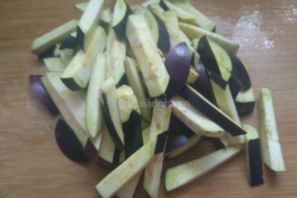 五花肉烧茄子的做法图解2